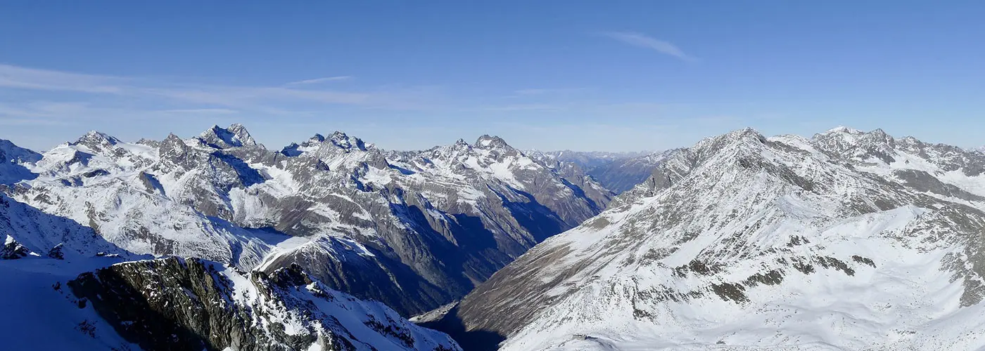 Berge mit Schnee